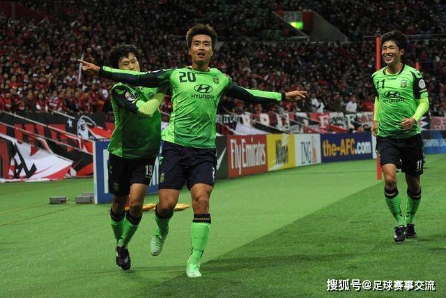 他曾是国足带刀后卫，差点踢进世界杯，62岁已是广州足协副主席